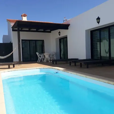 Feriehus Casa Lar - Chalet Con Piscina Lajares
